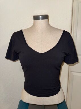 lululemon athletica Black V-Neck Crop Tee